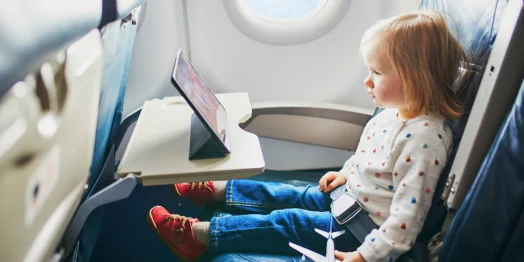 Tips for Keeping Your Kids Quiet on Airplane